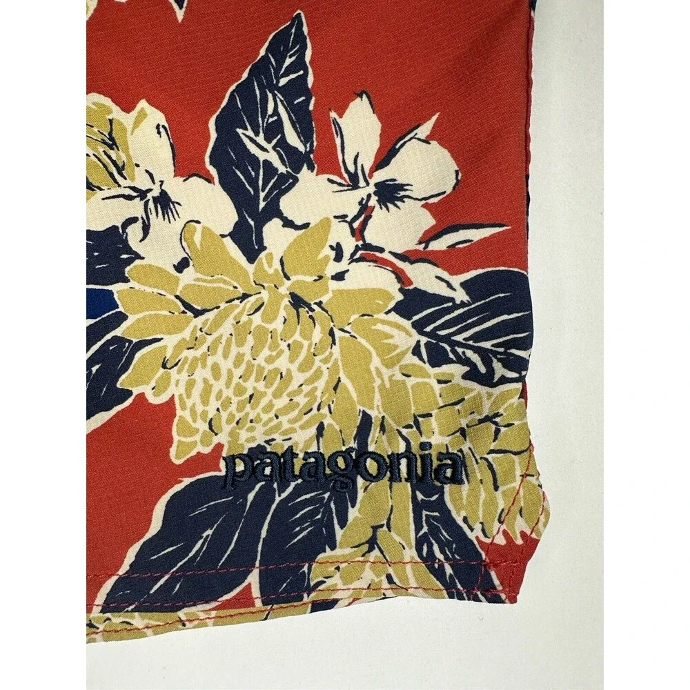 Patagonia Men’s Tropical Floral Board Shorts Swim Trunks Red Drawstring Size 30